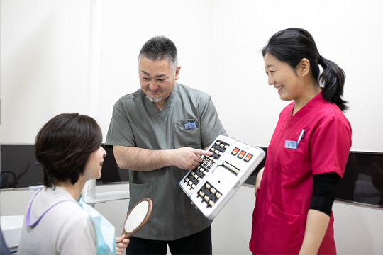 若い女性の入れ歯治療